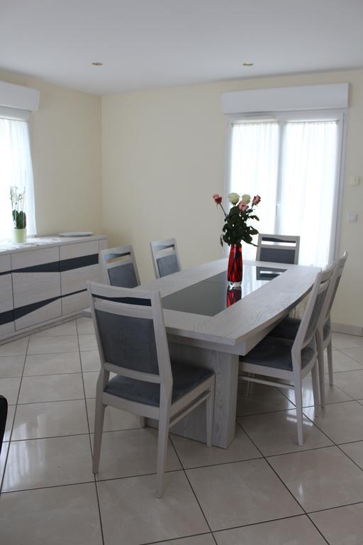 Le Clos Des Roses Saint-Regle Bagian luar foto