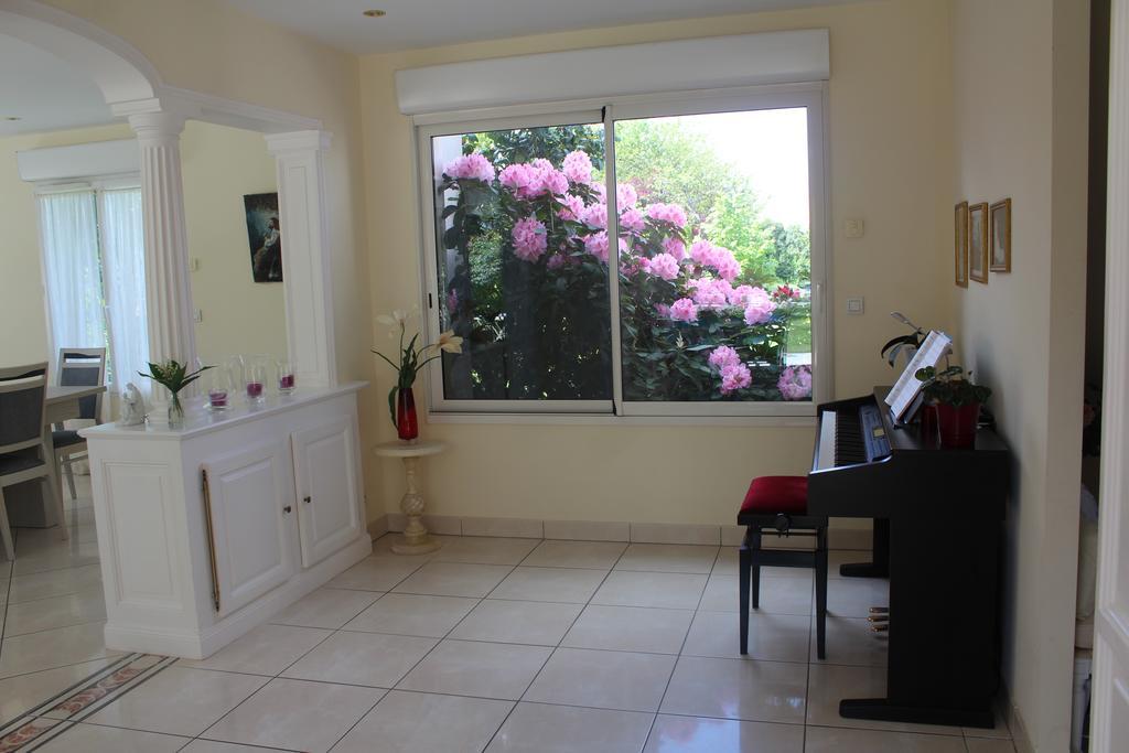 Le Clos Des Roses Saint-Regle Bagian luar foto