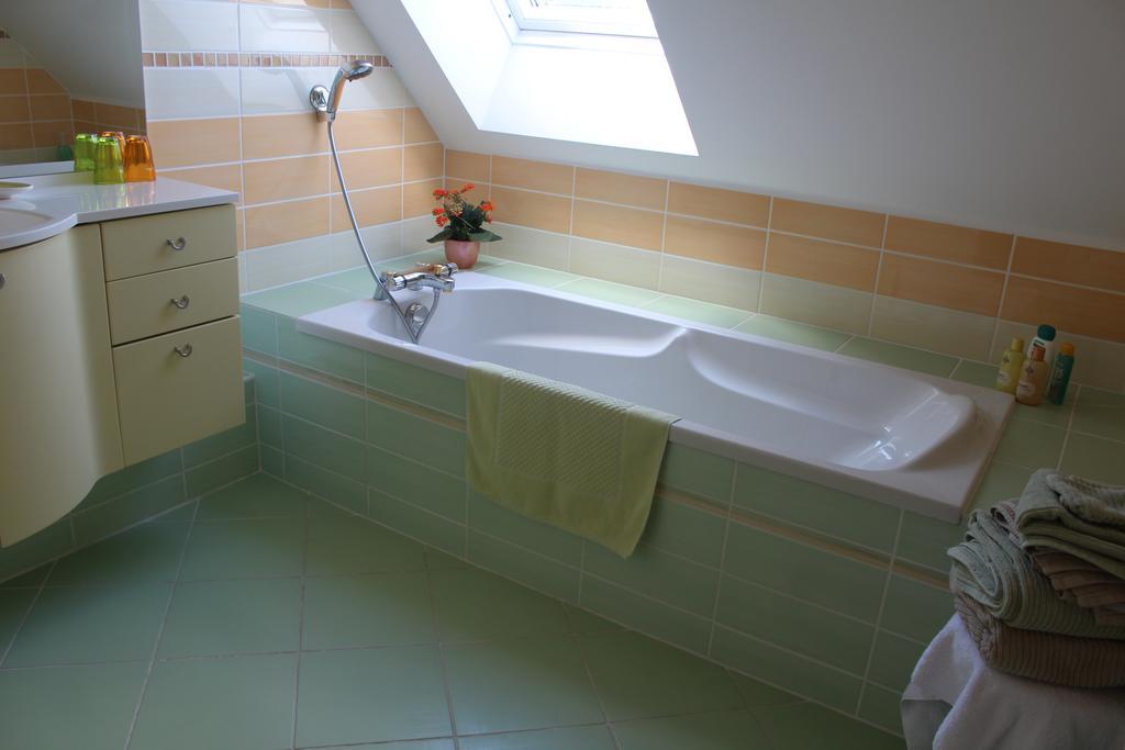Le Clos Des Roses Saint-Regle Bagian luar foto